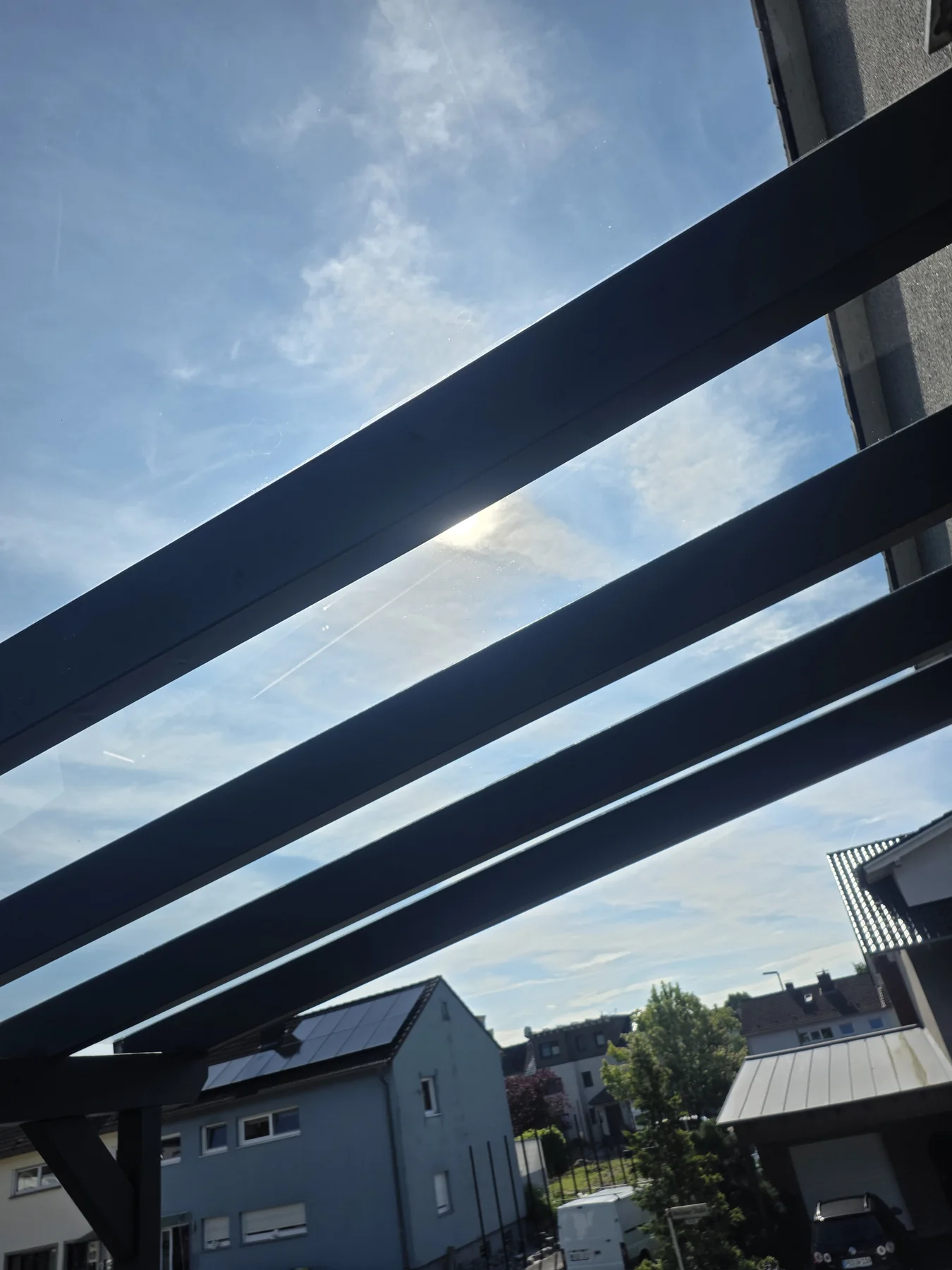 Detailaufnahme einer Glasdachreinigung